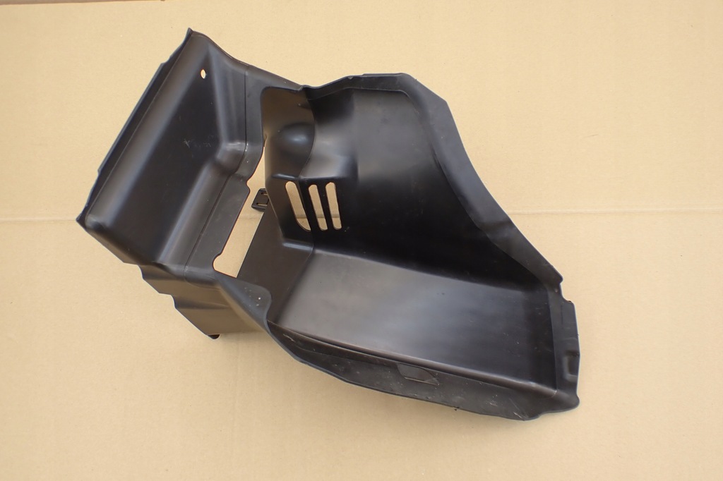 фото №8, Audi a4 rs4 rs5 8w впуск воздуховод воздуха правая 8w0121674d