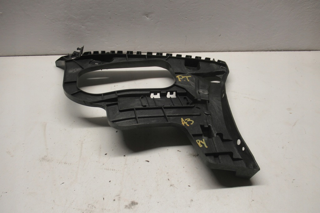 фото №1, Audi a3 8y направляющая бампера правый задняя