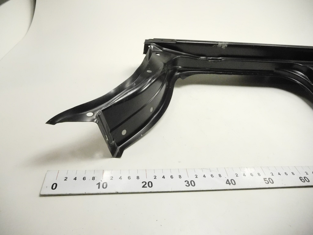 Порог сторона левая audi a4 8d5809847 Киев