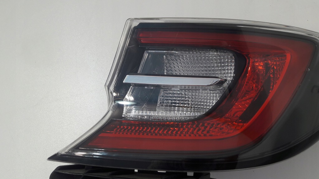 фото №2, Toyota corolla e21 задняя правая лампа хэтчбек led r17