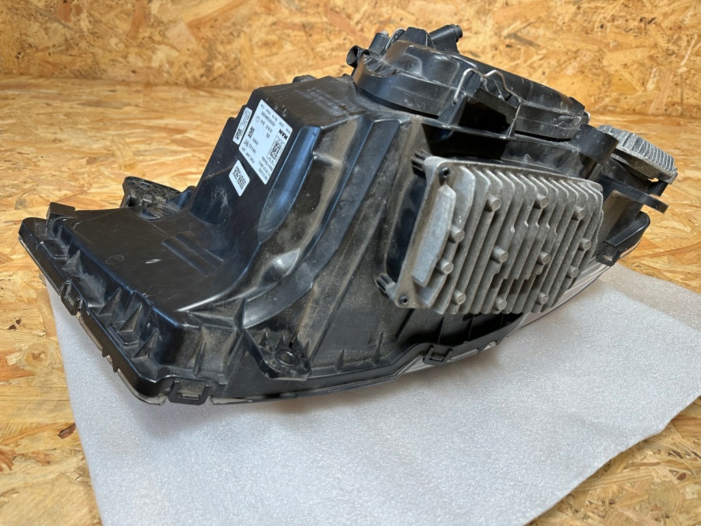 Man tg tgx левая full led лампа перед передняя 81.25101-6813 Недорого