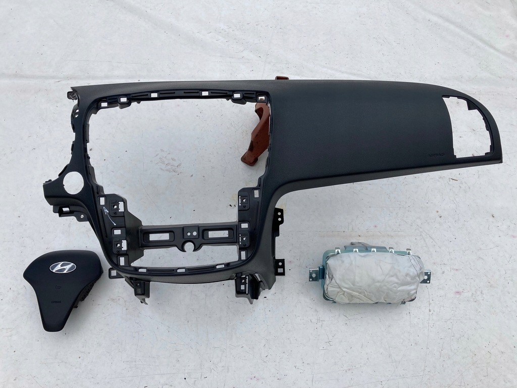 фото №5, Hyundai ix20 приборная панель приборная панель консоль подушки безопасности ремни