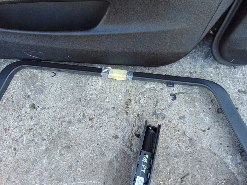 фото №15, Оббивка обшивки шторка bmw f11 kombi комплект