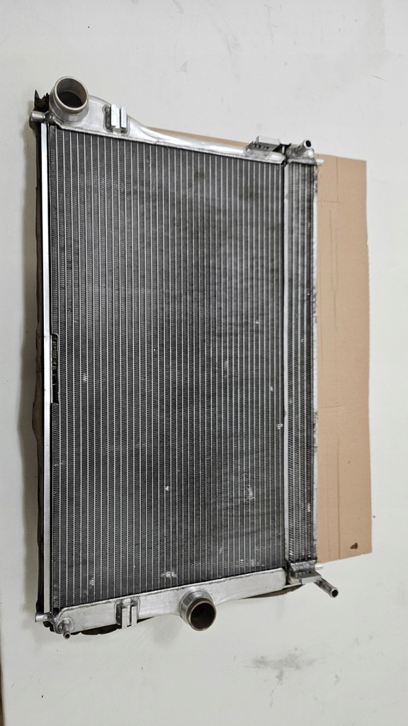 фото №5, Радиатор aston martin dbs vantage 8d33-8w000-ab