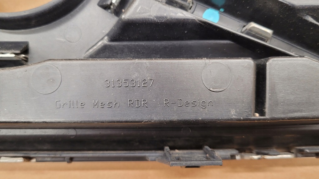 Решётка радиатора решётка радиатора бампера volvo v40 r design pod радар 2012- Оригинал