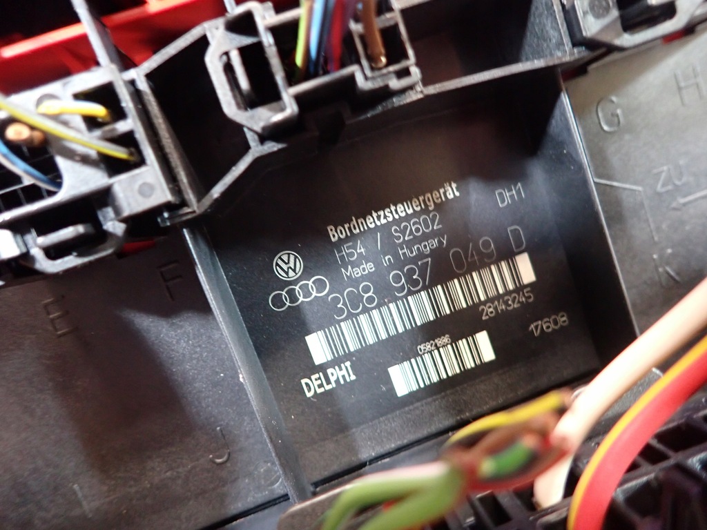 фото №4, Octavia ii коробка предохранителей модуль 3c8937049d