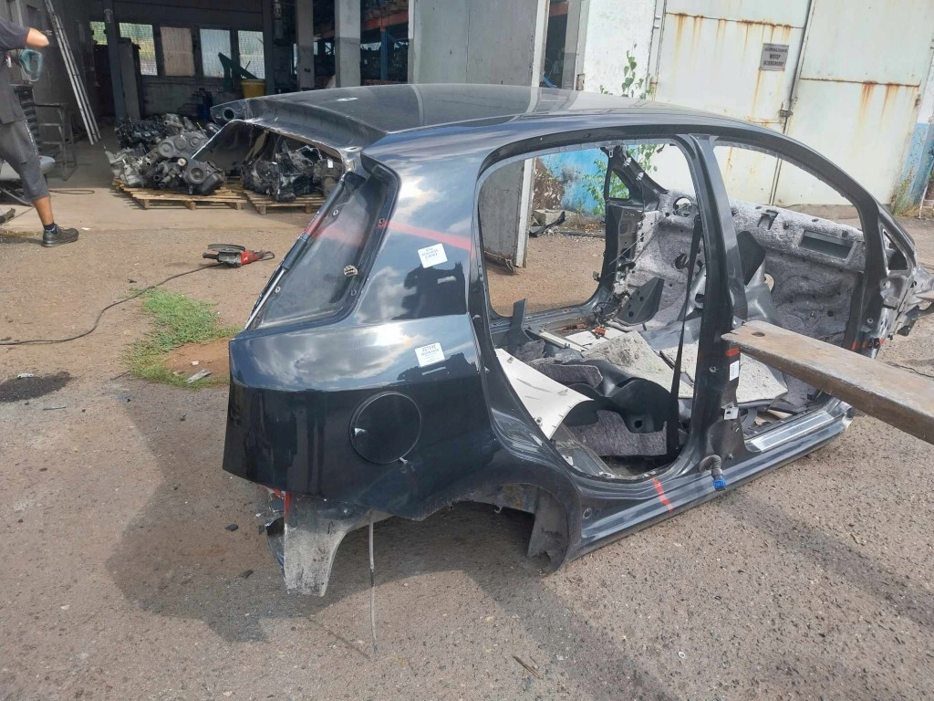 фото №1, Fiat grande punto hb 5d 5 двері крила задня правий чверть