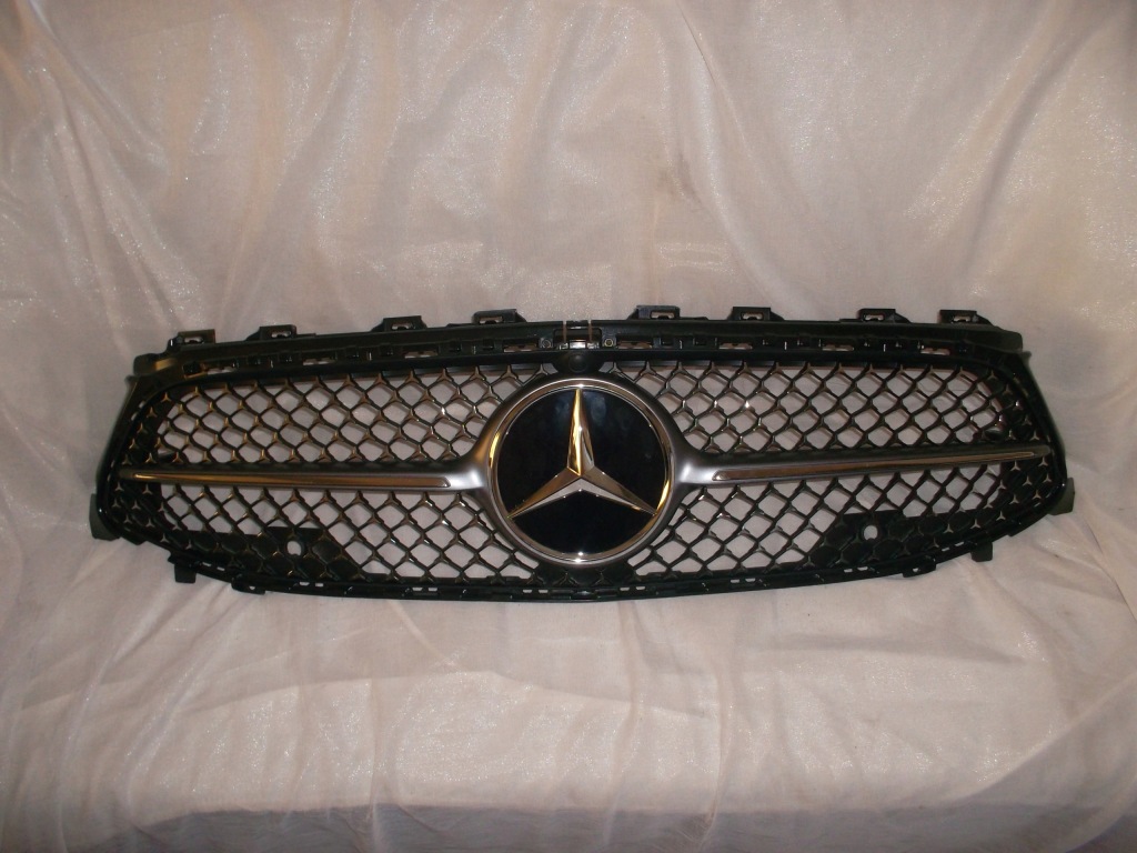 Купити Mercedes cla 118 w118 рестайлінг  решітка радіатора решітка радіатора amg новий