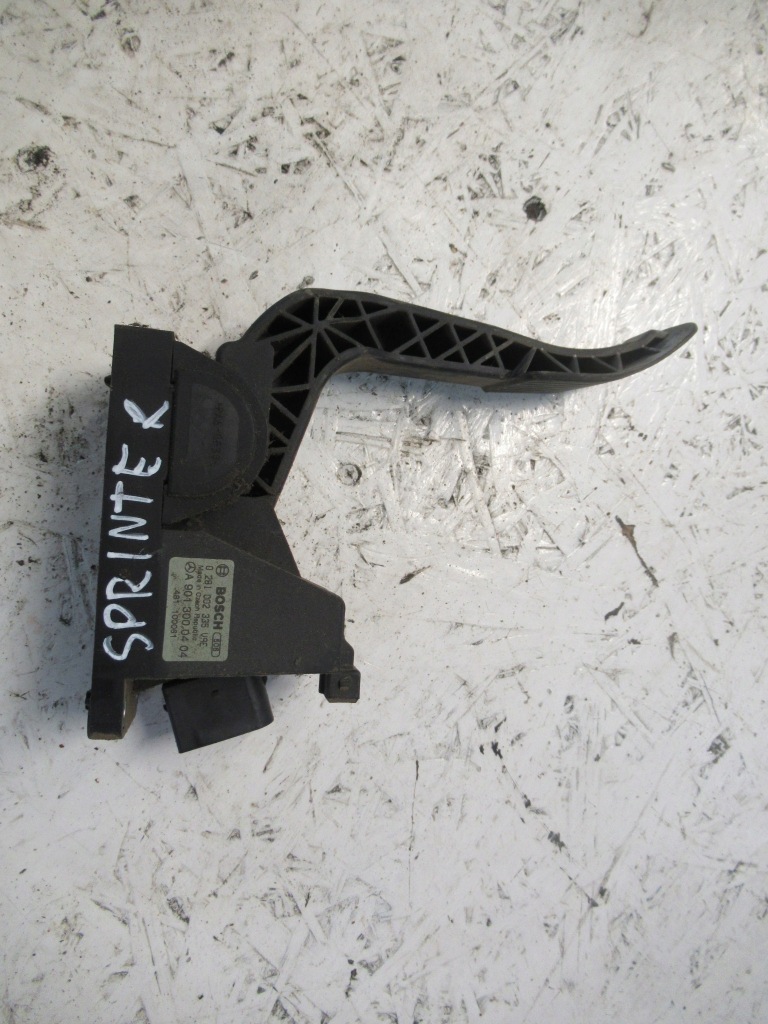 Купити Потенціометр газу mercedes-benz sprinter bosch a9013000404