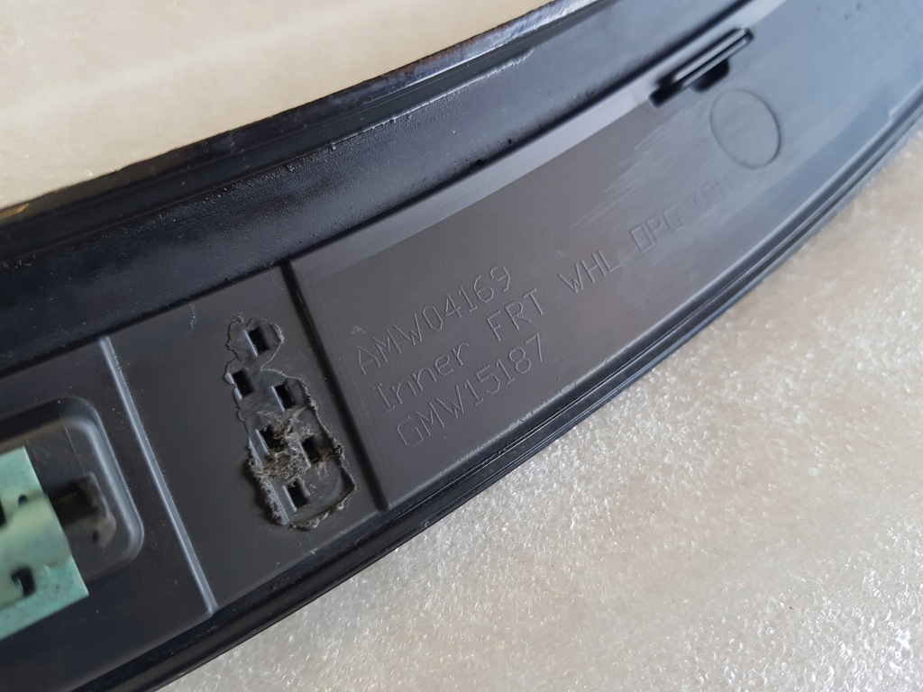 фото №11, Cadillac xt5 молдинг накладка крыла правая перед