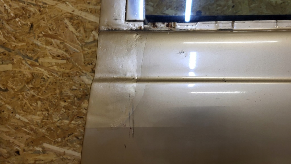 Дверь левое  задняя mercedes w123 универсал Цена