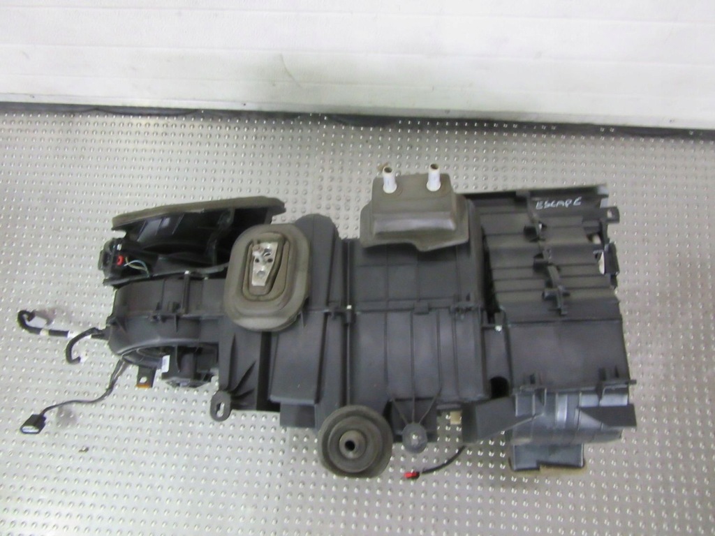 фото №5, Escape ii 2.5i 2010 отопитель воздуходувка корпус