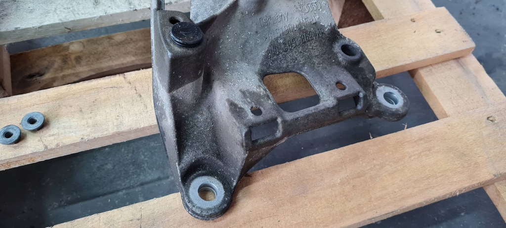 фото №12, A4 b9 8w lift кронштейн кронштейн коробки передач aut 2.0 tfsi 8w0399262ar a5 8w