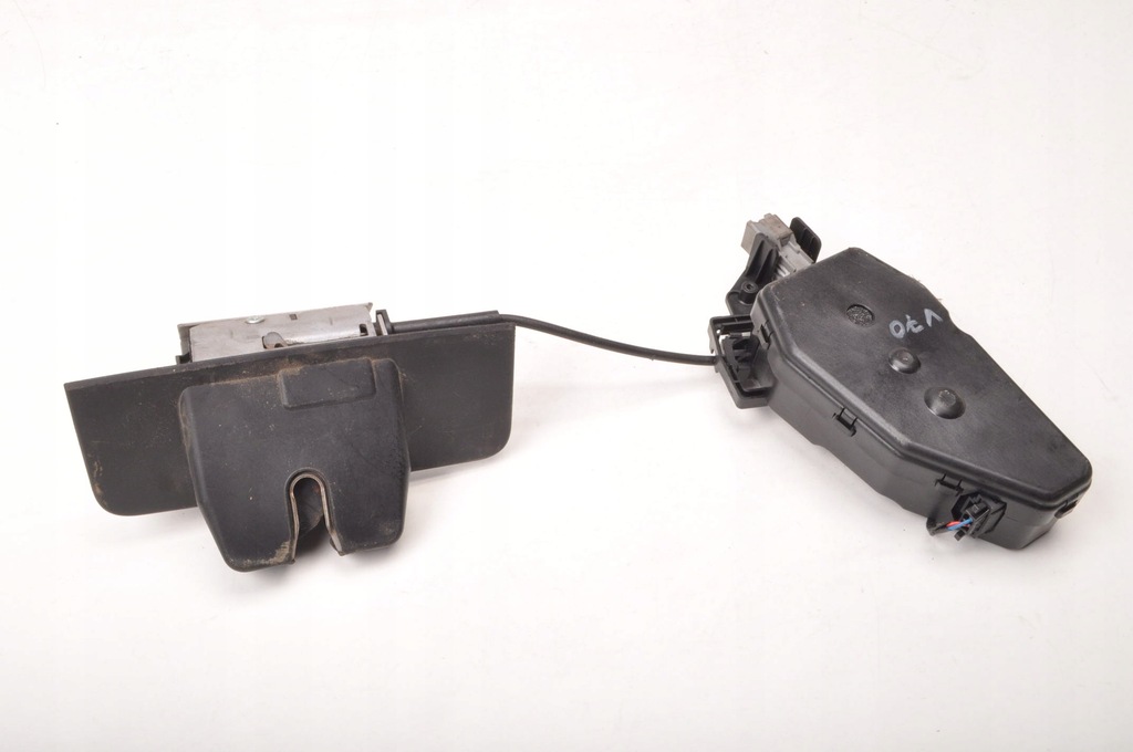 фото №6, Volvo v70 iii xc70 замок багажника крышки 31333543 kombi