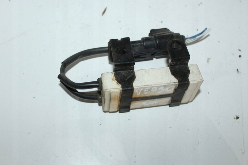 фото №1, Toyota yaris verso 01 1.3 реле вентиляторов