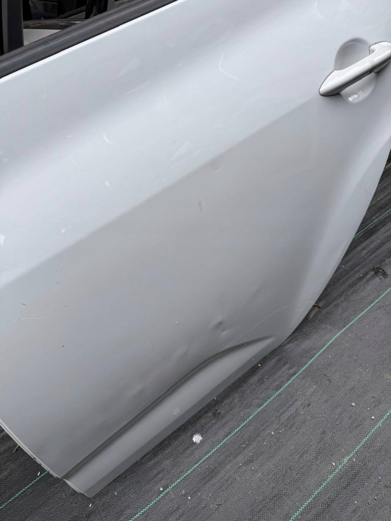 Kia venga 2009r- дверь левая задние левый задний  7f - код лакокрасочного покрытия Недорого