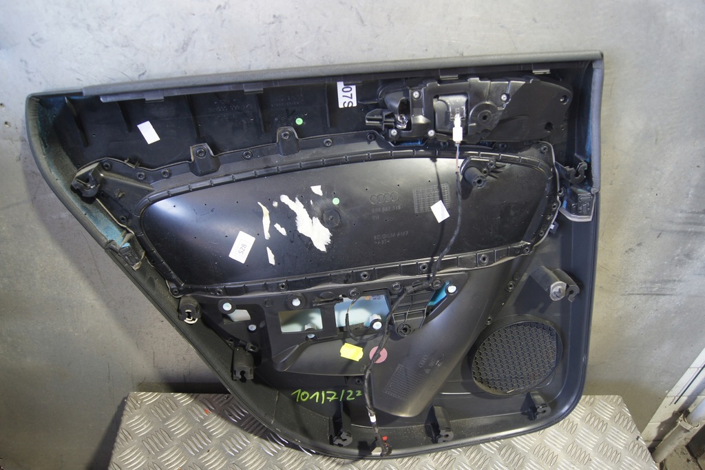 фото №8, Обшивка дверь правый задняя a1 8x 8x4868116