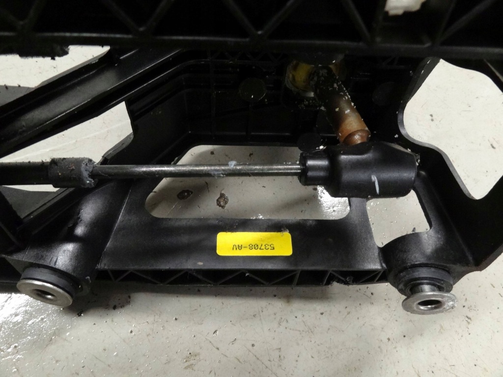 Toyota avensis t25 2.0 vti 2005 kombi троси вибірник перемикання передач Недорого