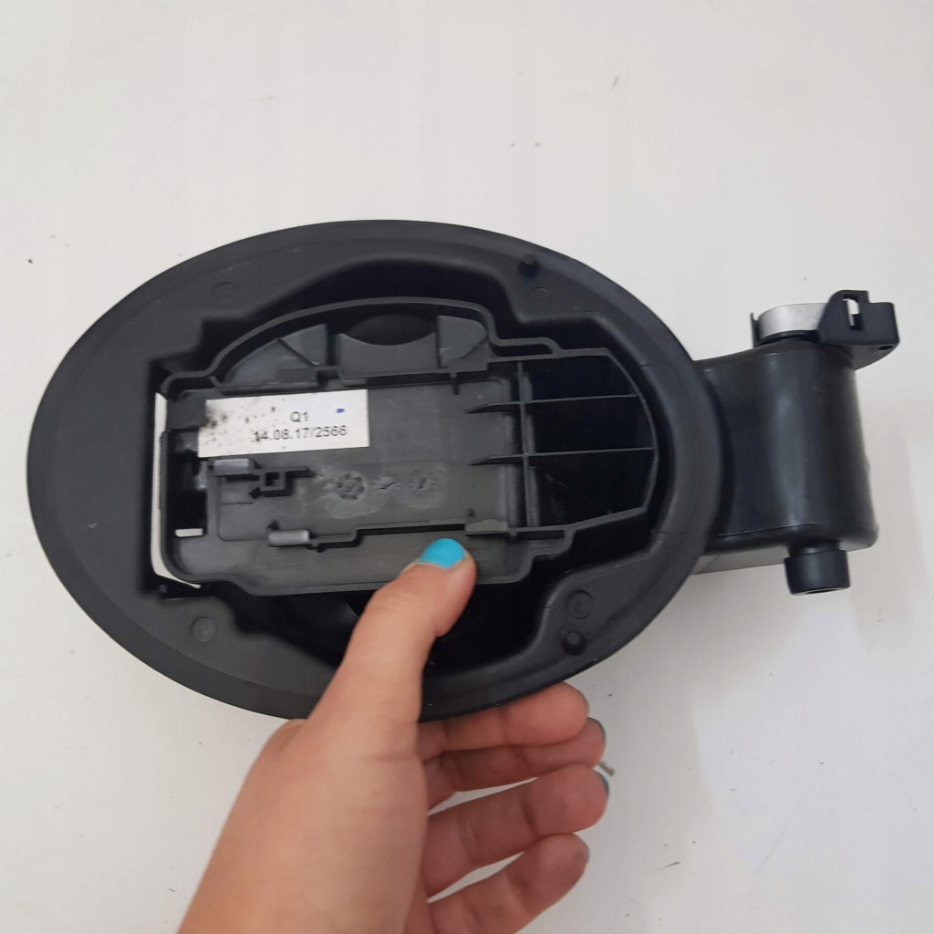 фото №1, Mercedes slk 172 заливная горловина топлива 1726300400