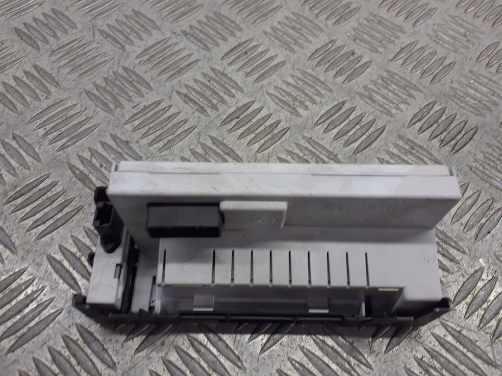 фото №2, Дисплей renault clio iii 1.2 16v 8200307273