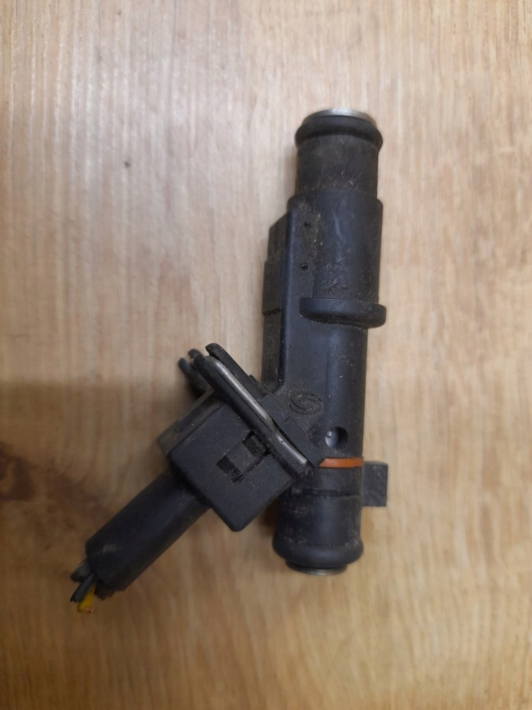 Купити Інжектор форсунка пального citroen c8 2.2 16v