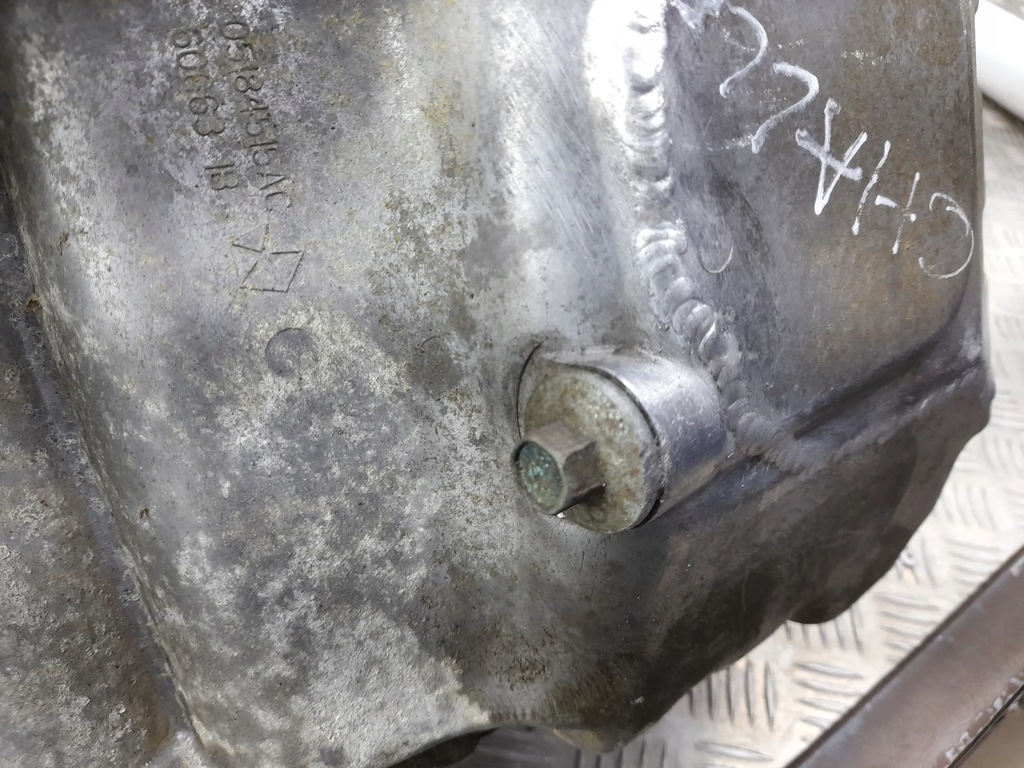 фото №11, Dodge challenger 05184515ac з передній картера масляні