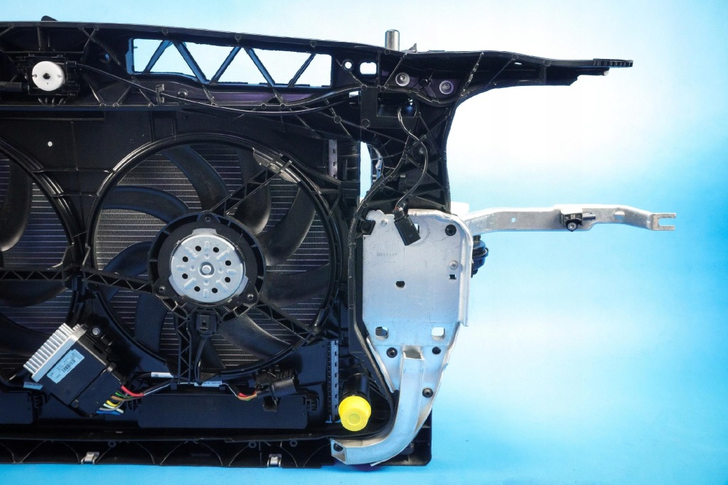 Ремень передний радиатор audi a7 4g8 рестайлинг  3.0tdi 272km crt Киев