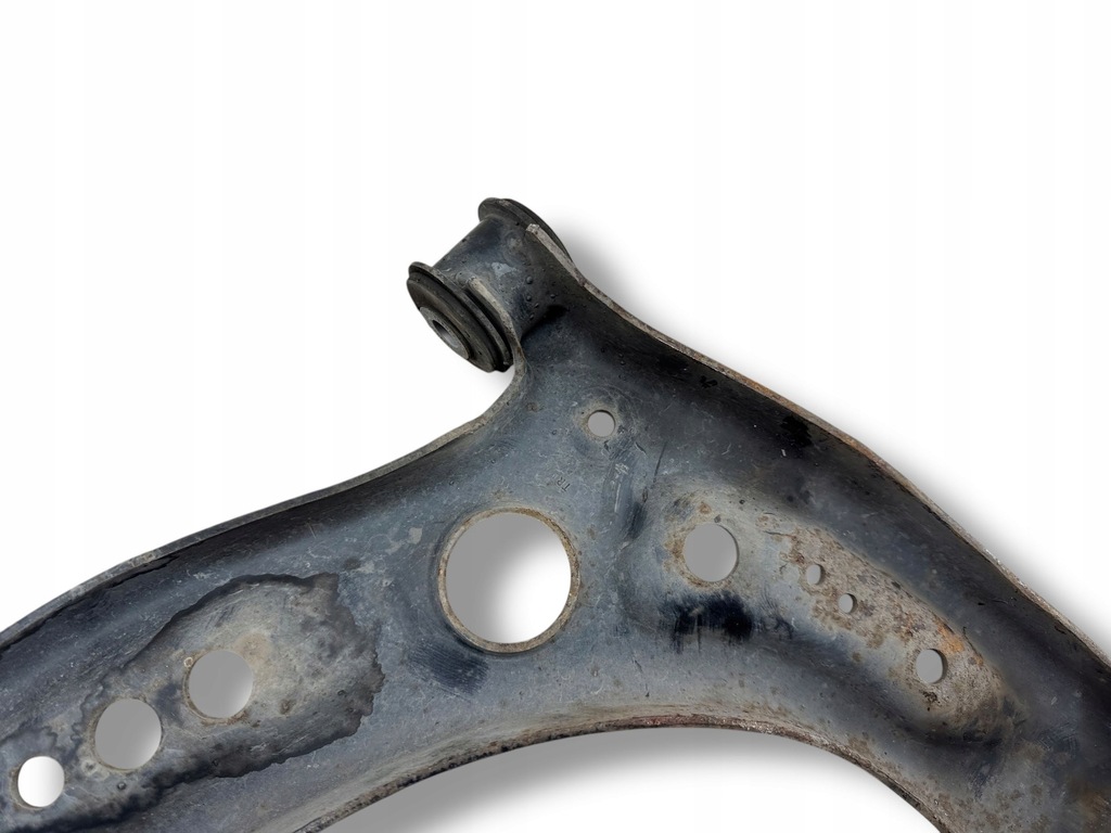 фото №7, Volkswagen golf vii 2015 перед сторона левая нижний рычаг передний