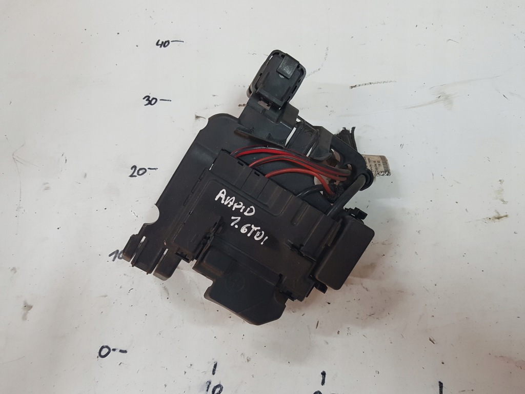 фото №1, Rapid 12-17r 1.6 tdi cay коробка предохранителей