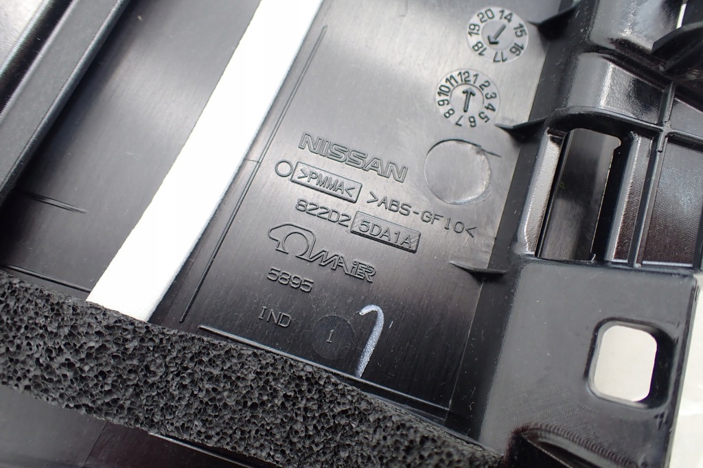 фото №8, Молдинг стойка дверь правый задняя infiniti q30 qx30