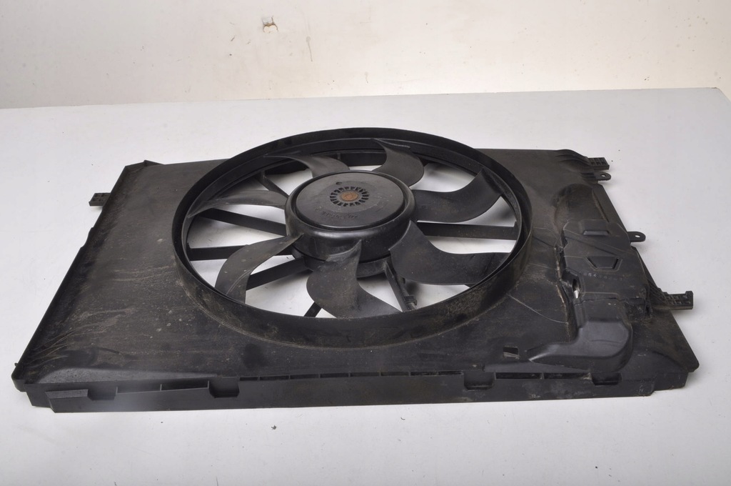 фото №11, Mercedes w176 1.6 вентилятор радиатора a2465000093