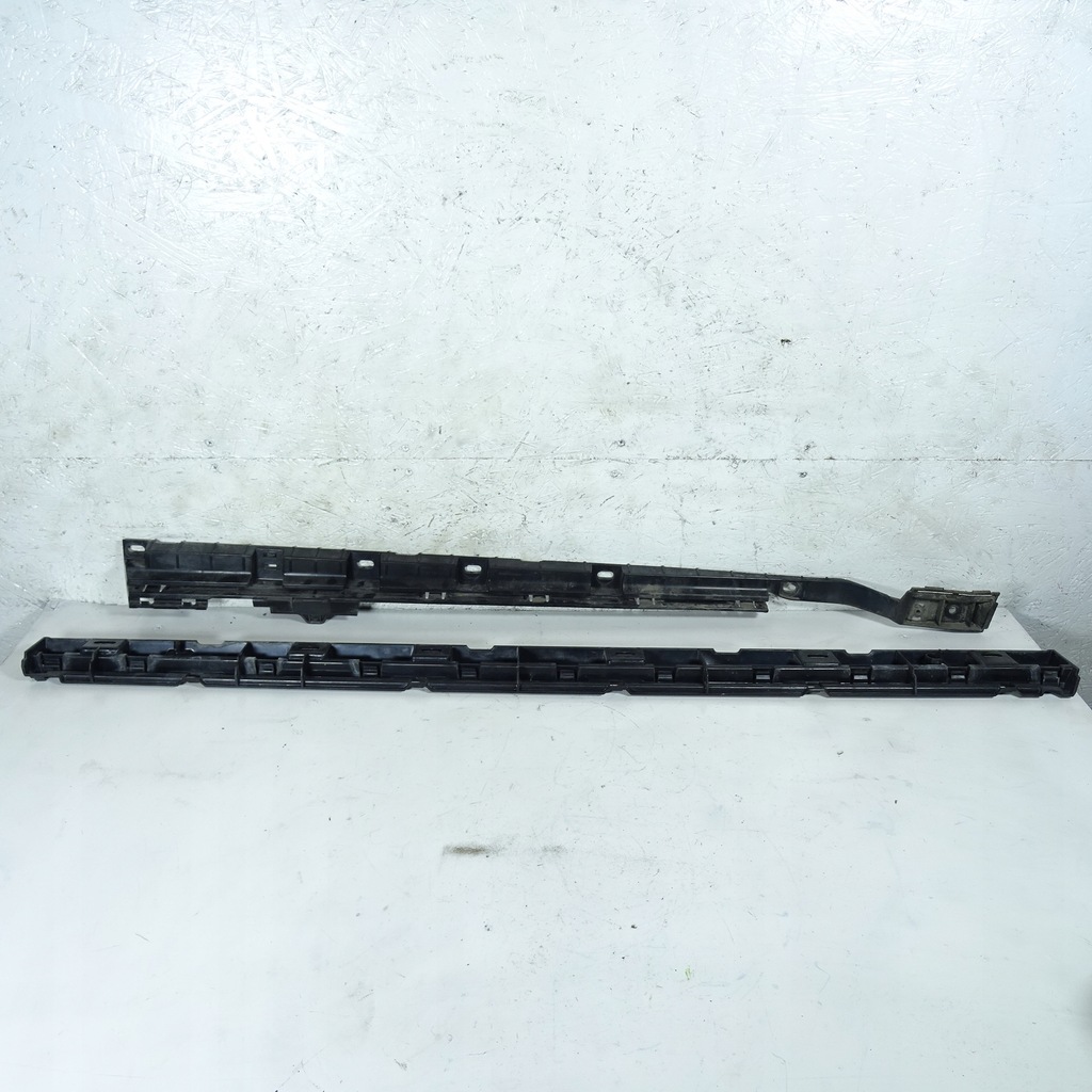 фото №1, Bmw 7 f02 направляющая накладки порога левый 7187101