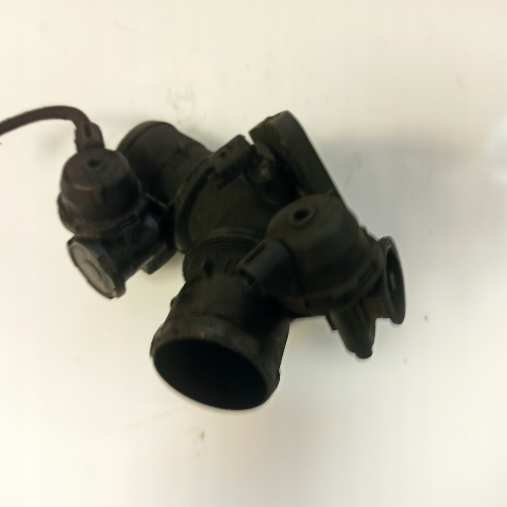 фото №16, Volvo s40 i 2.0 hdi дроссельная заслонка 9657522680 9639027480