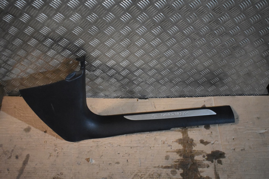 фото №1, Молдинг накладка порог правая porsche macan s 1