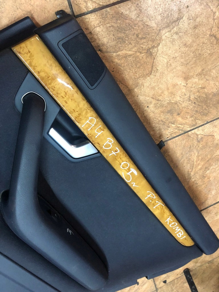 фото №5, Обшивка правий задня audi a4 b7 1.9tdi .anglik