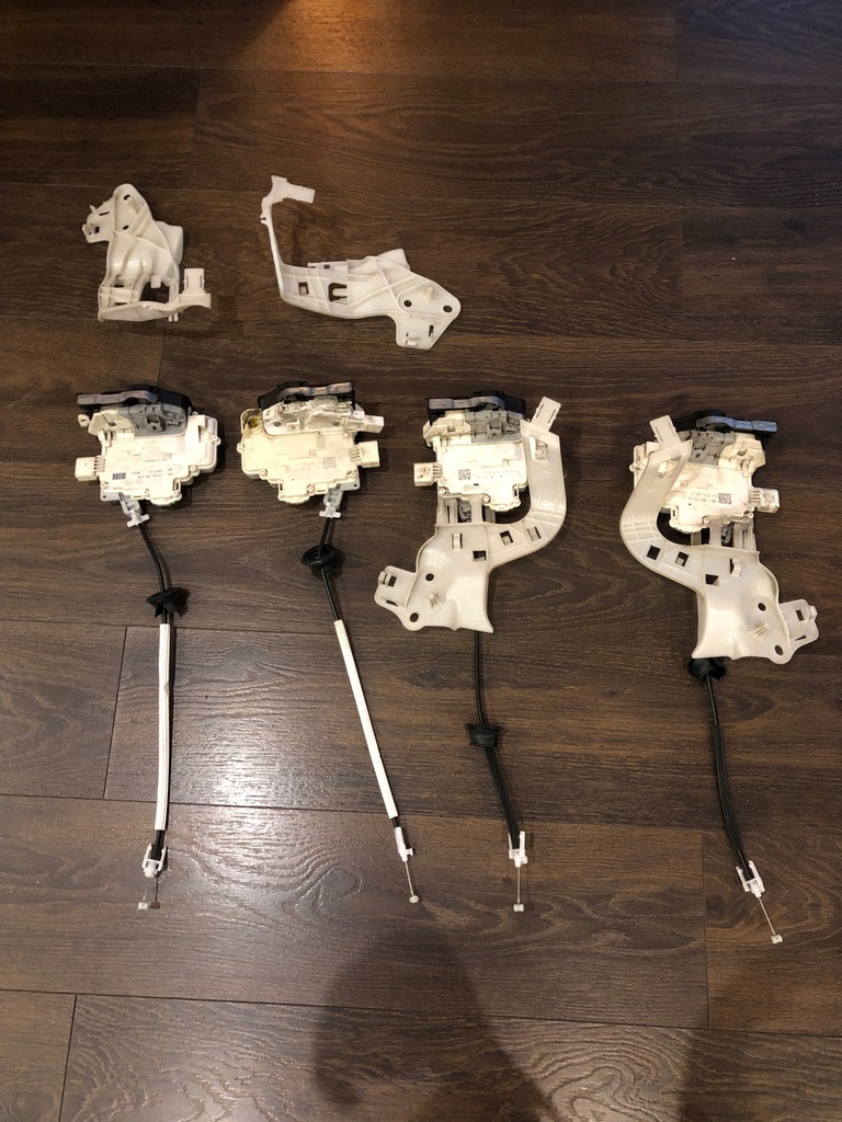 фото №1, Porsche cayenne lift 7p5 доводчик дверь