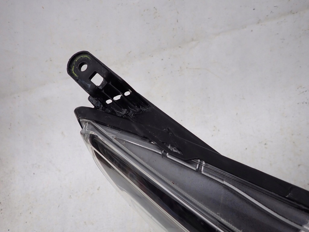 фото №4, Toyota hilux viii 15- лампа права перед