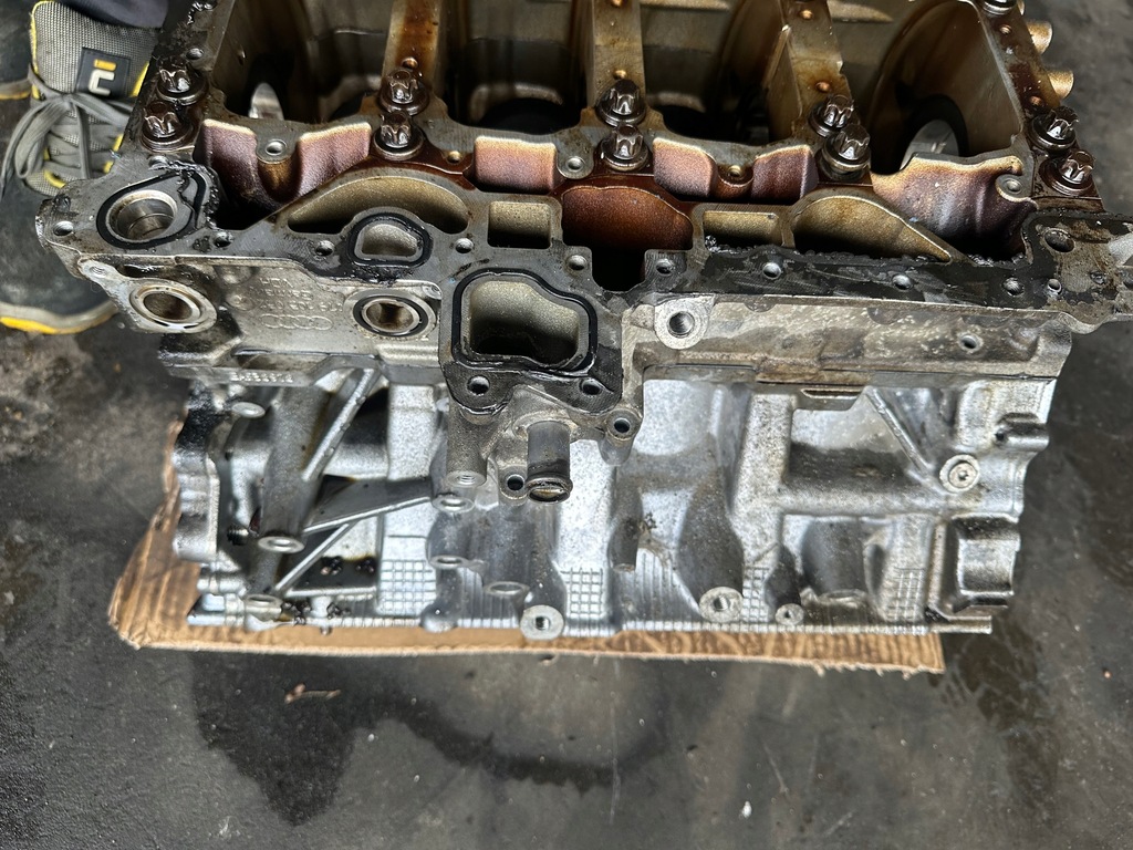 фото №5, Блок двигуна підпора zatarty audi a8 d4 4.2 fsi cdra 079103023s 079103032