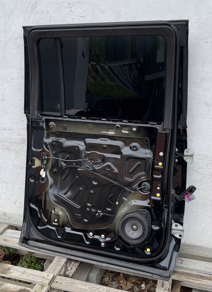 фото №13, P8 gmc yukon xl denali iv 2015 - ліва двері задня задні повний