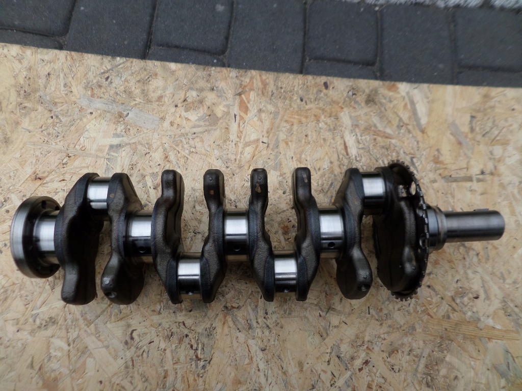 Wał привідний колінчастий toyota avensis d4d t27 1ad auris rav4 t25 po рестайлінг в Україні