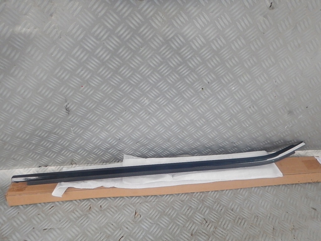 фото №1, Bmw x3 f97 g01 правая молдинг уплотнитель дверь перед