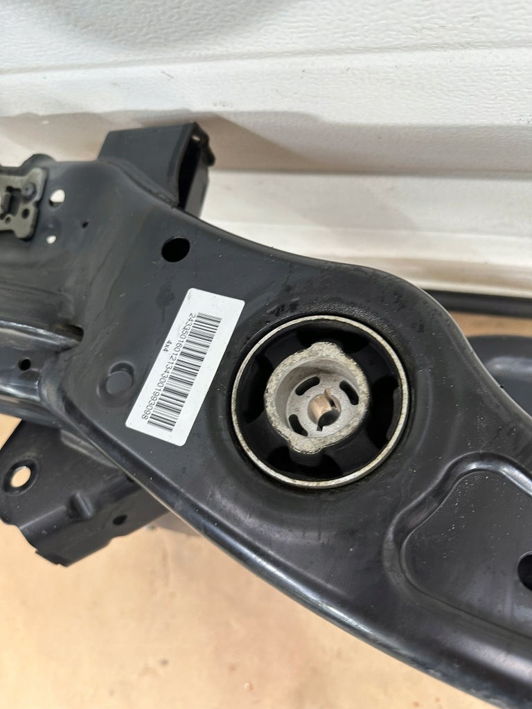 Підрамник підвіска задній, підрамник задні, підрамник mercedes eqa w243, h243 Зі Шроту