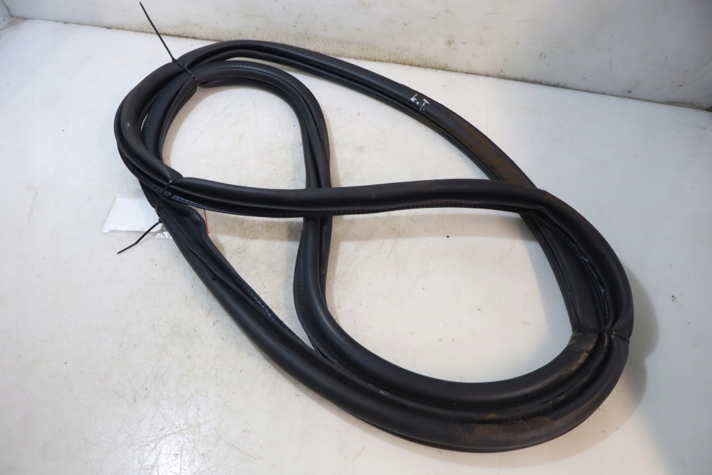 фото №3, Прокладка дверь левая задняя skoda scala