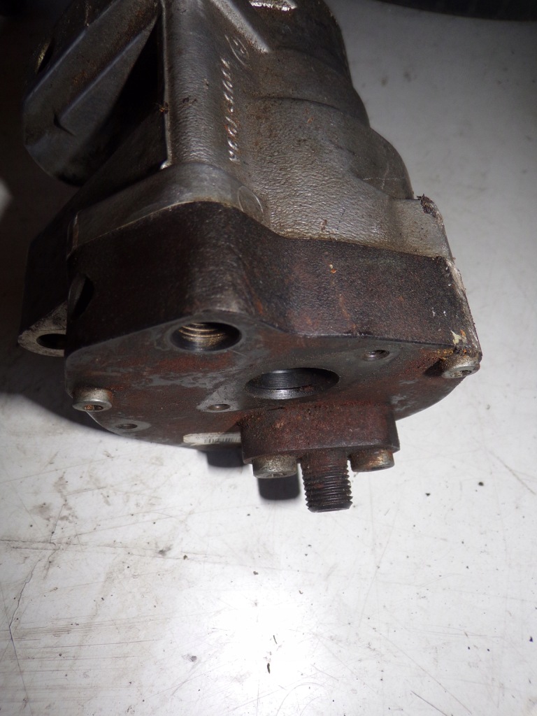 Насос впрыскная renault 1.5 dci 9303103a Оригинал