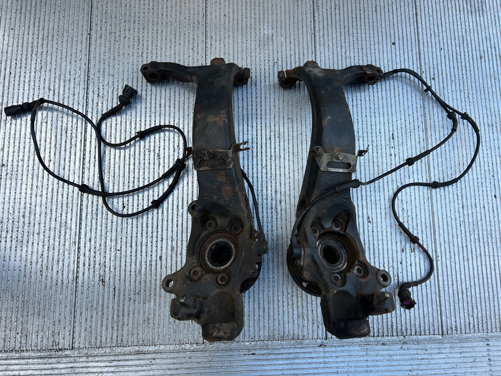 фото №16, Ступиця поворотний кулак перед audi a8 d2 3.3 tdi комплект