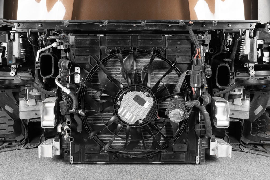 фото №10, Bmw x7 g07 капот бампер лампи laser pas перед радіатор m-pakiet 5.0i