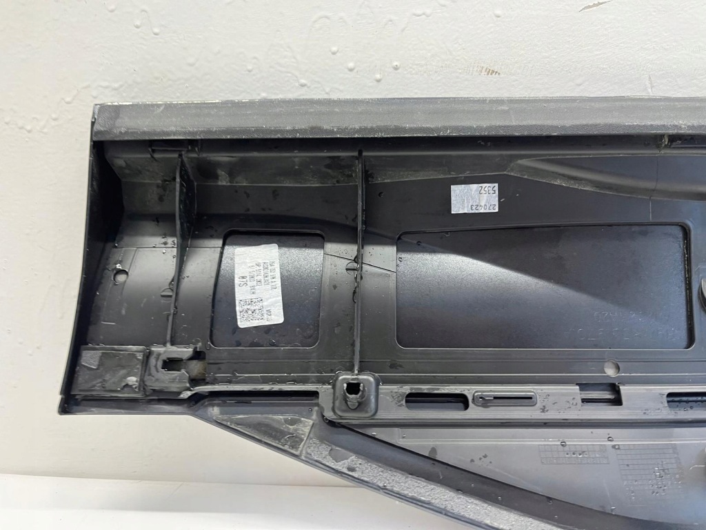 фото №9, Audi q4 e-tron молдинг двері задня права 89a853970a