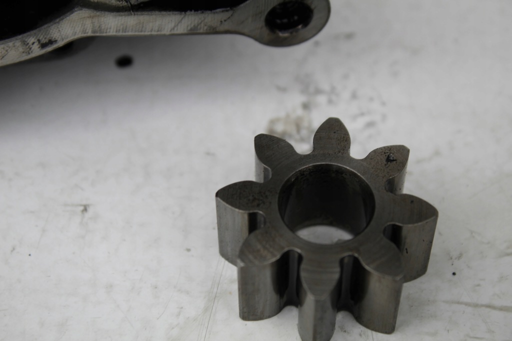 Насос oleu f10 f20 f30 x3 f25 2.0d n47d20c bmw 7810823 в Украине