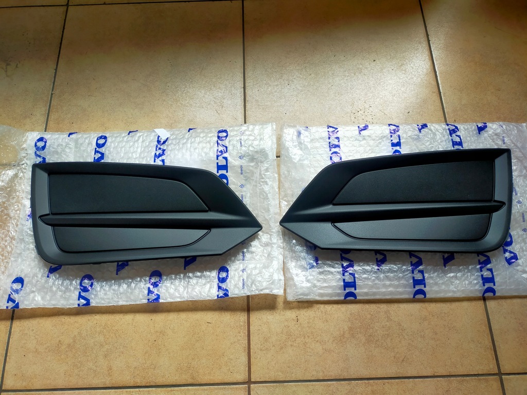 фото №1, Volvo xc60 ii решітка заглушка бампера