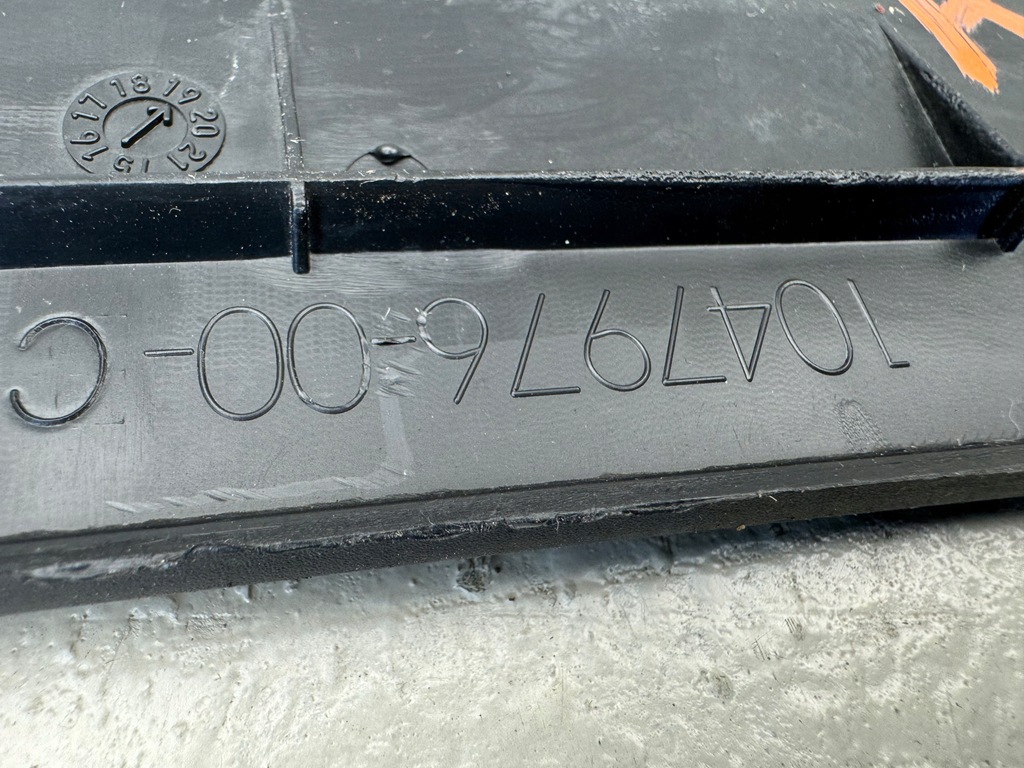 фото №11, Tesla model x 16r- молдинг захист бампера задня задня 1047976-00